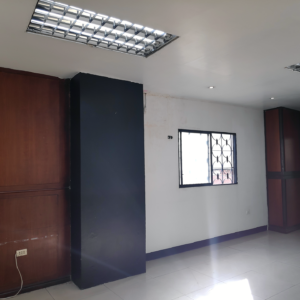 Venta - Oficina en Condominio Suvin